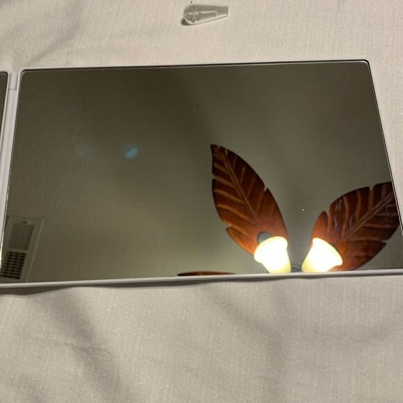 Trifold lighted cosmetic mirror.  USB cord not included.  NEW - Picture 3 of 14